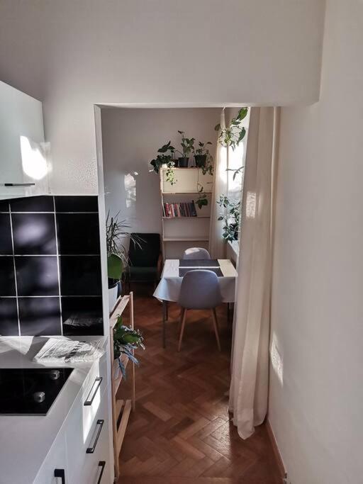 Cozy Studio In The City Centre Near Train Station Bratislava Exterior foto